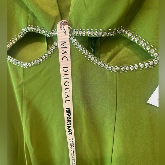 MAC DUGGAL PUFF SLEEVE EMBELLISHED CUTOUT EVENING GOWN 2630 Apple Green Size 6 - Picture 9 of 11